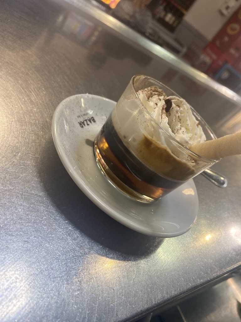 Bar La Coma. — Del propietario