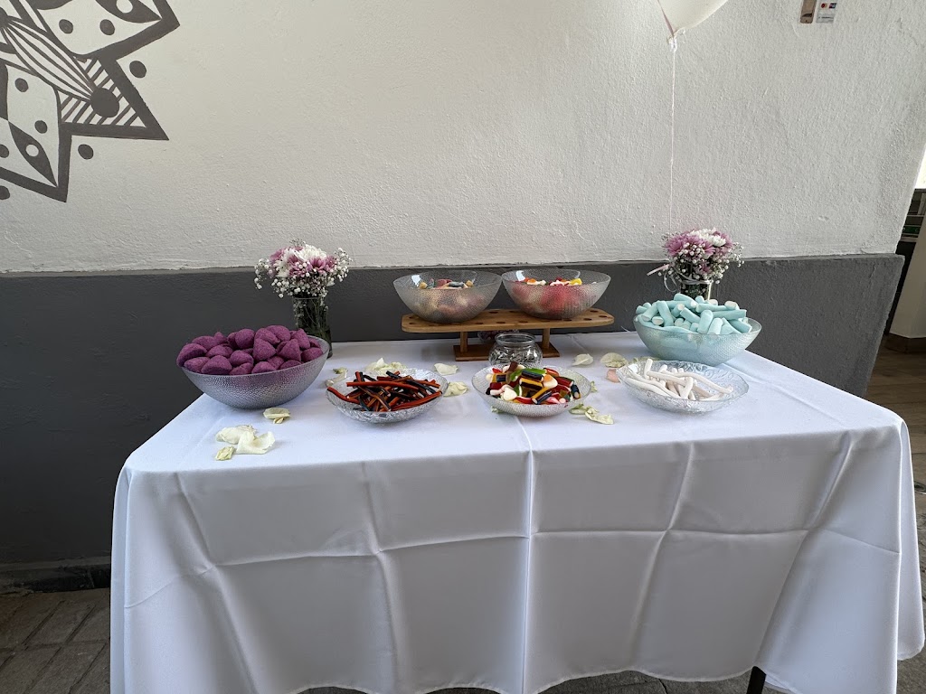 Mandala Benalmadena — Comida y bebida
