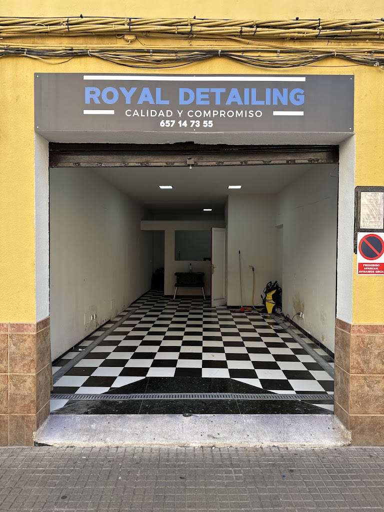 Royal Detailing