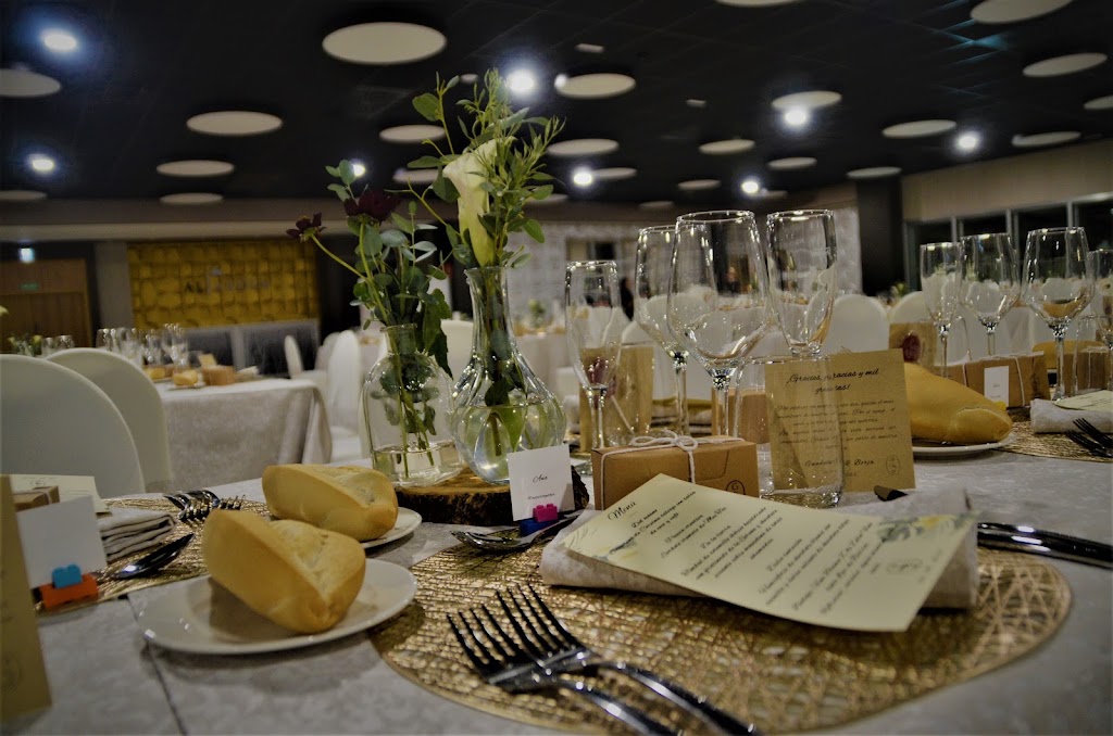 Hotel AlJardin Restaurante Villanueva de la Serena — Comida y bebida