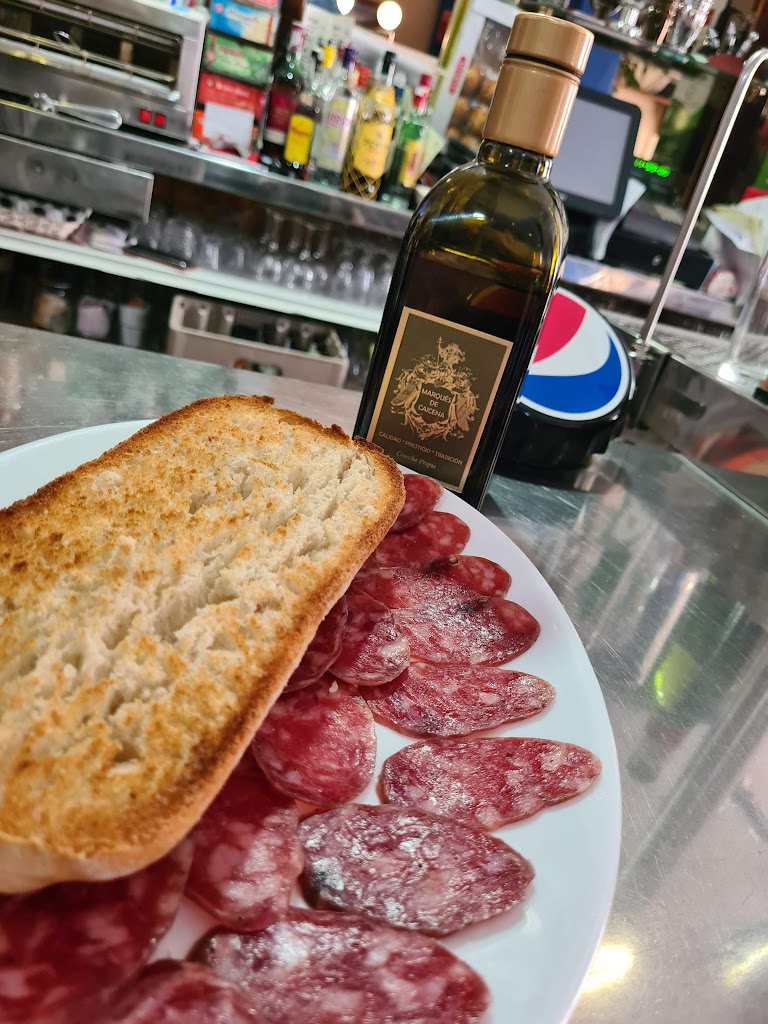 Bar Tisana — Comida y bebida