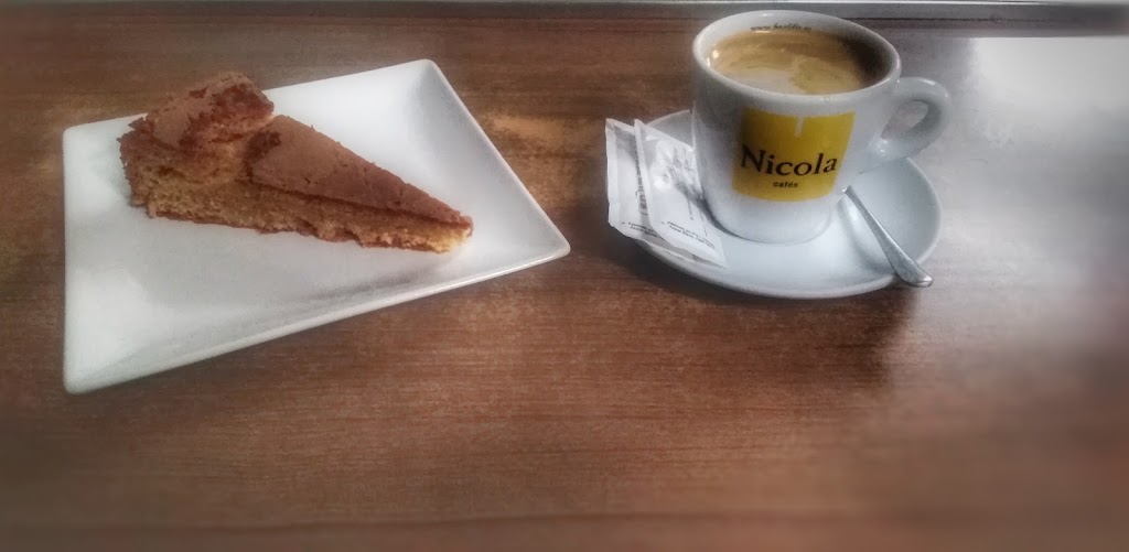 Cafe Bar Estacion — Comida y bebida