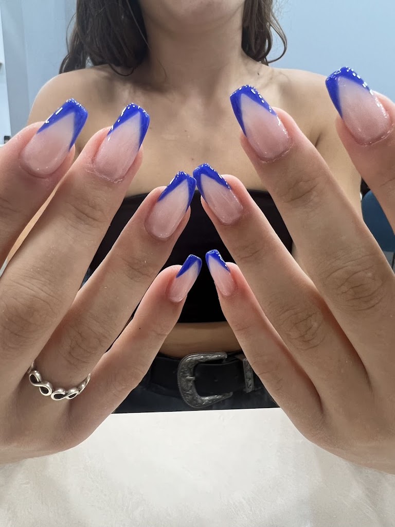 Momoda | Peluqueria & Manicura — Peinado