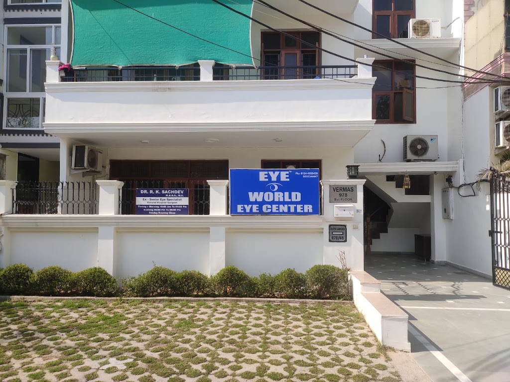 Eye World Eye Centre Best Eye Specialist In Gurgaon Eye Hospital Eye Surgeon Near Me Eye Doctor Eye Clinic Cataract Surgery