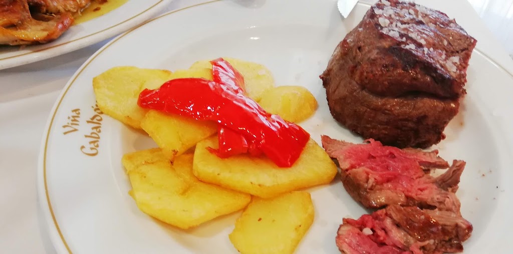 Restaurante Vina Gabaldon — Comida y bebida