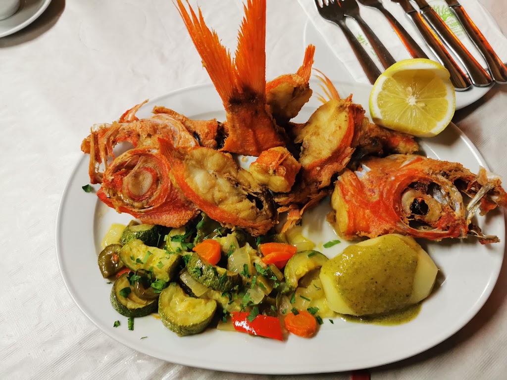 Restaurante Los Corales — Comida y bebida