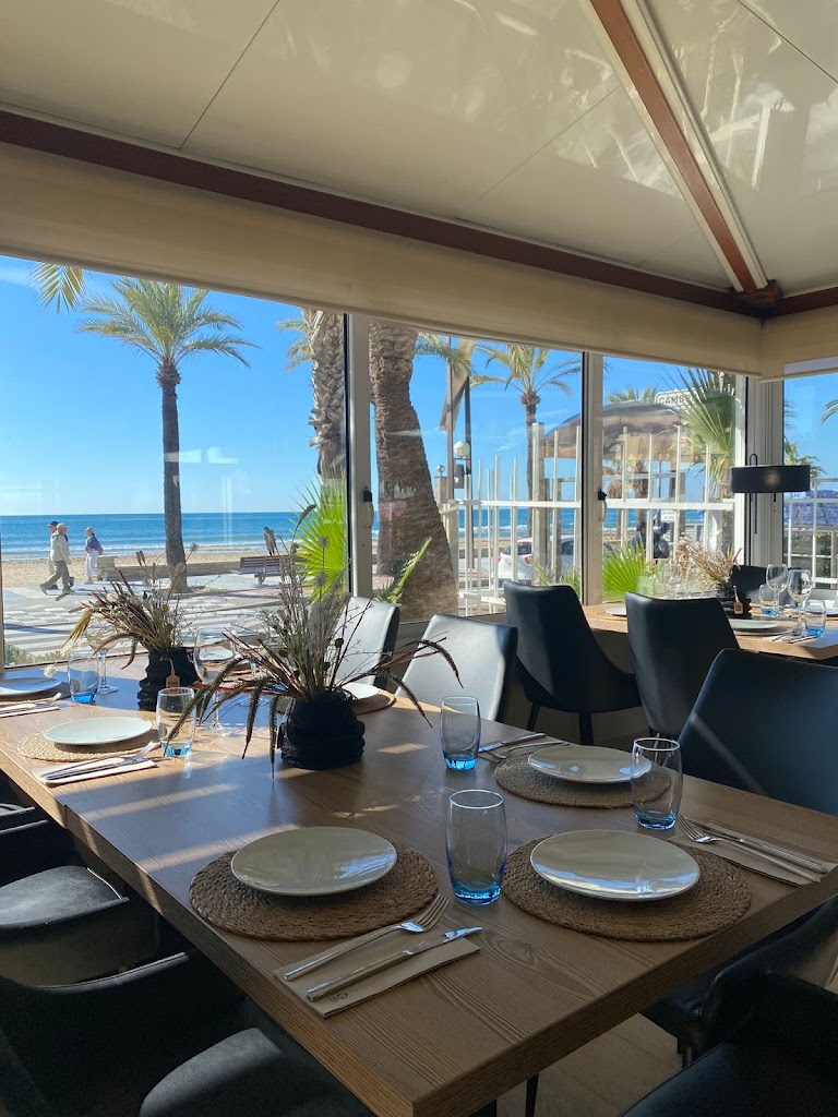 4R Casablanca Restaurant — Ambiente