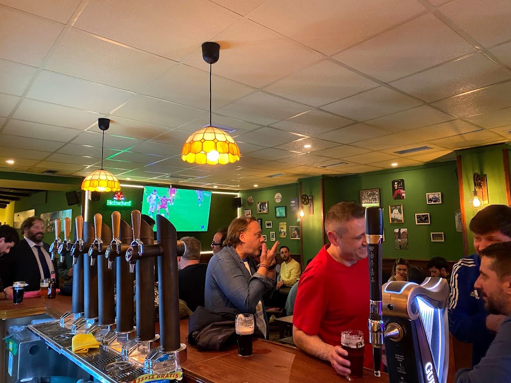 Shamrock Irish Pub-Sport Bar — Ambiente