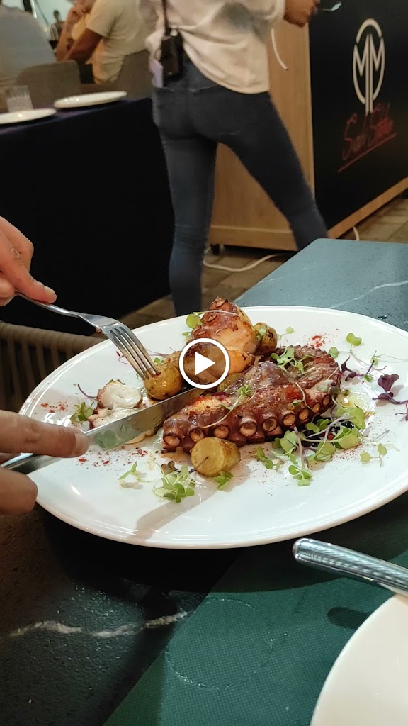 MALA MADRE RESTAURANTE — Videos