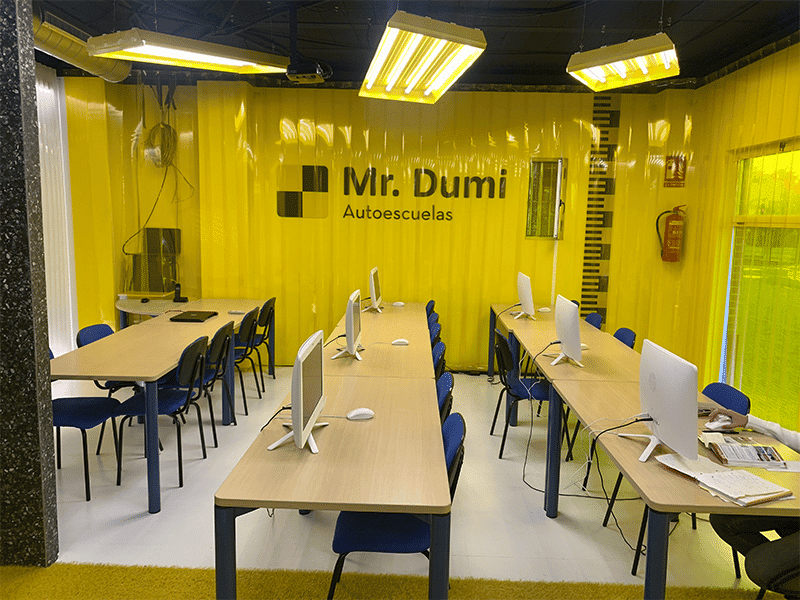 Autoescuela Mr. Dumi — Del propietario