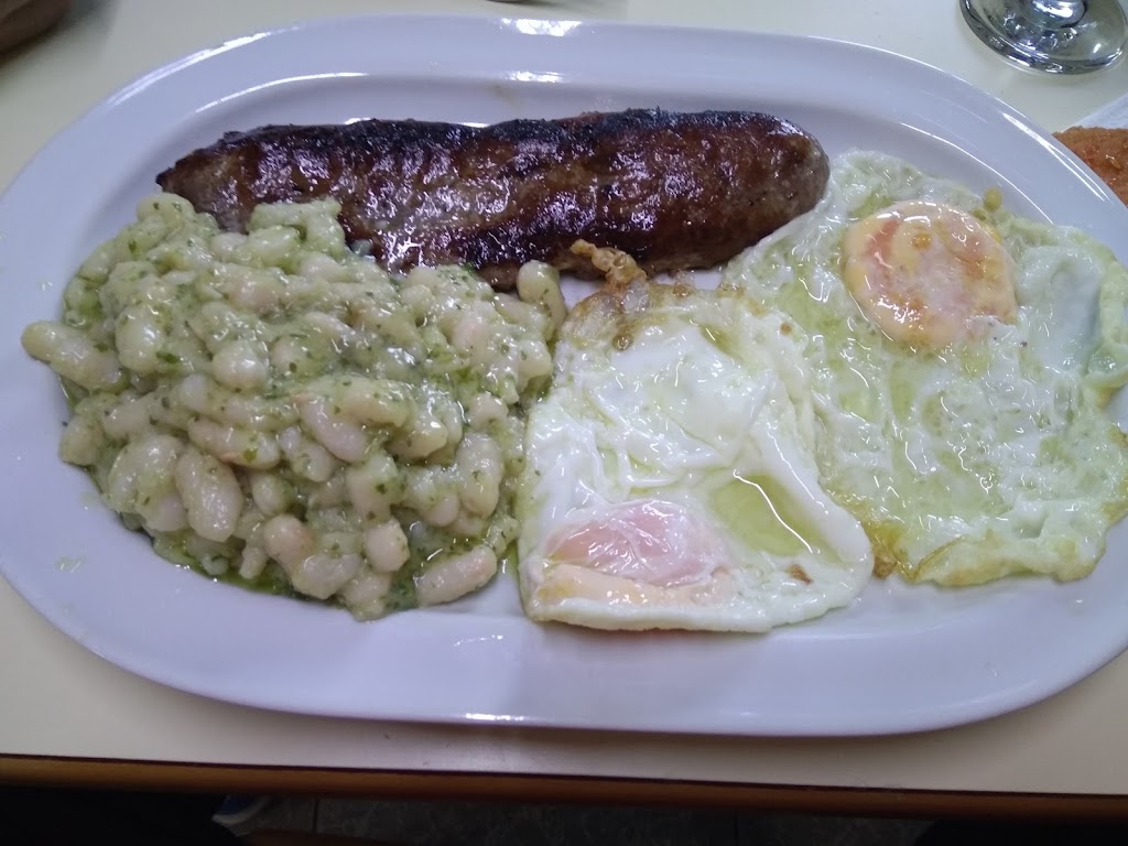 BAR AKIMISMO — Comida y bebida