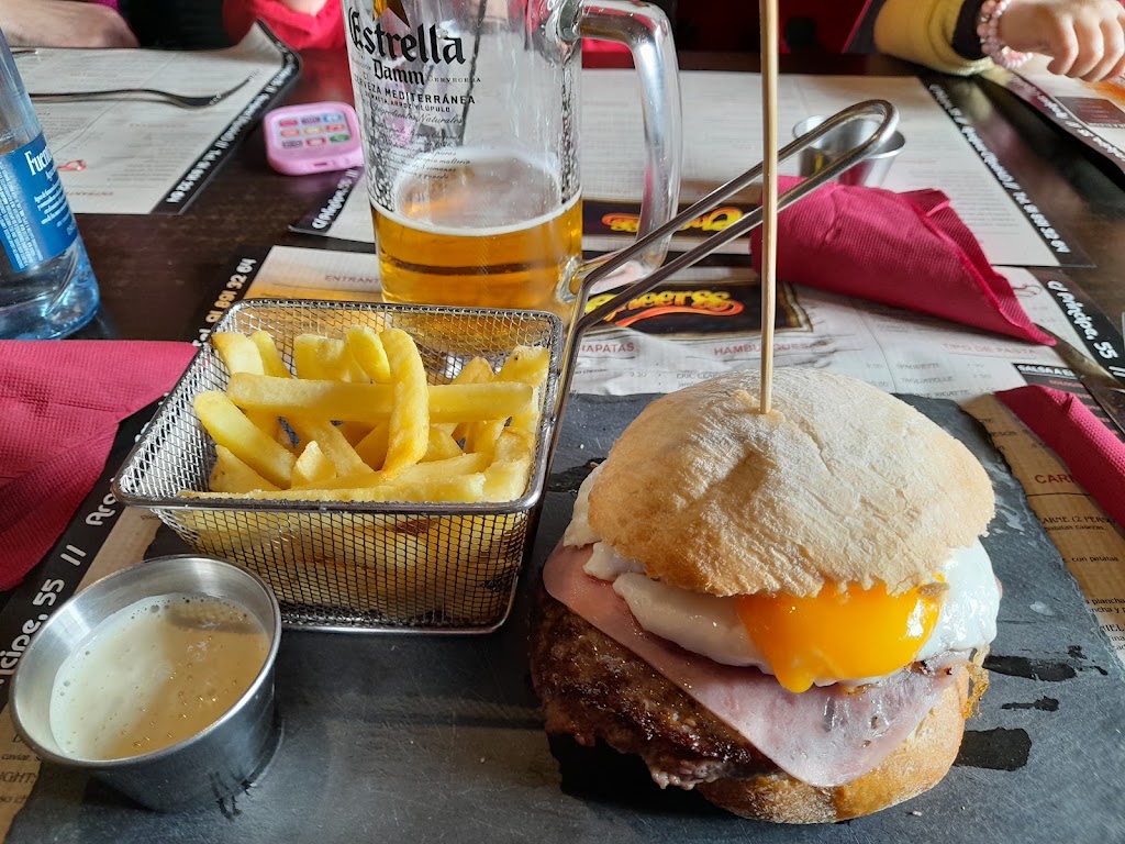 Restaurante Cheers — Comida y bebida