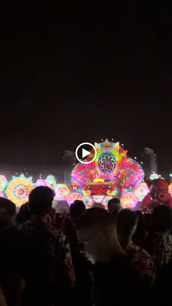 VELEZ MALAGA FAIR ZONE CAR PARK — Videos