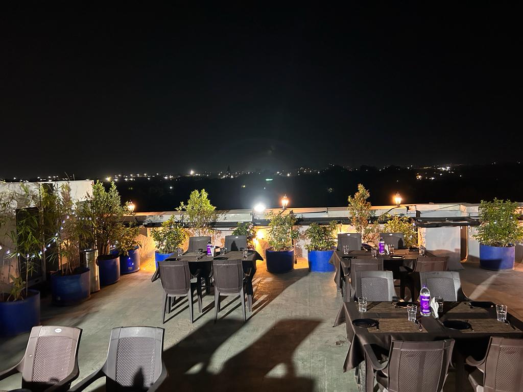 Housemate Hotels Restaurant