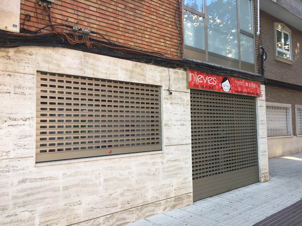 Centro de Estetica Nieves Puertollano — Exterior