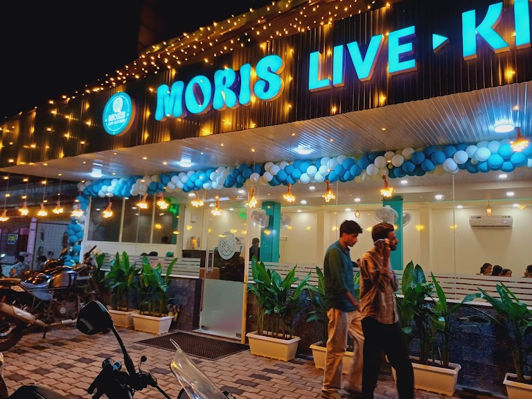 Moris Live Kitchen