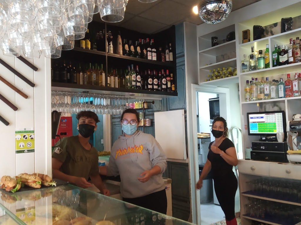 Cafe Bar La Bicicleta — Ambiente