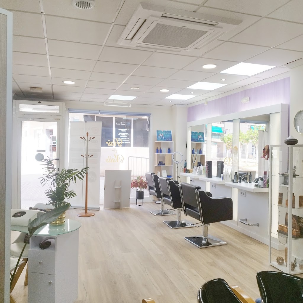 Rocha's Hair — Interior