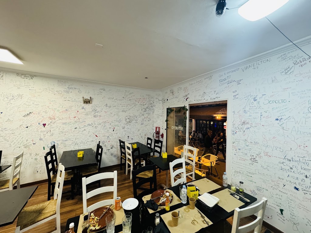 Restaurante AHUEVO Lloret — Ambiente