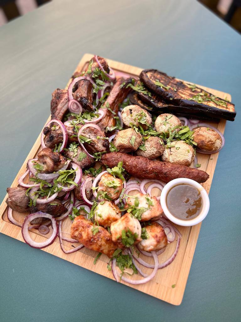 Mimino restaurante georgiano — Comida y bebida