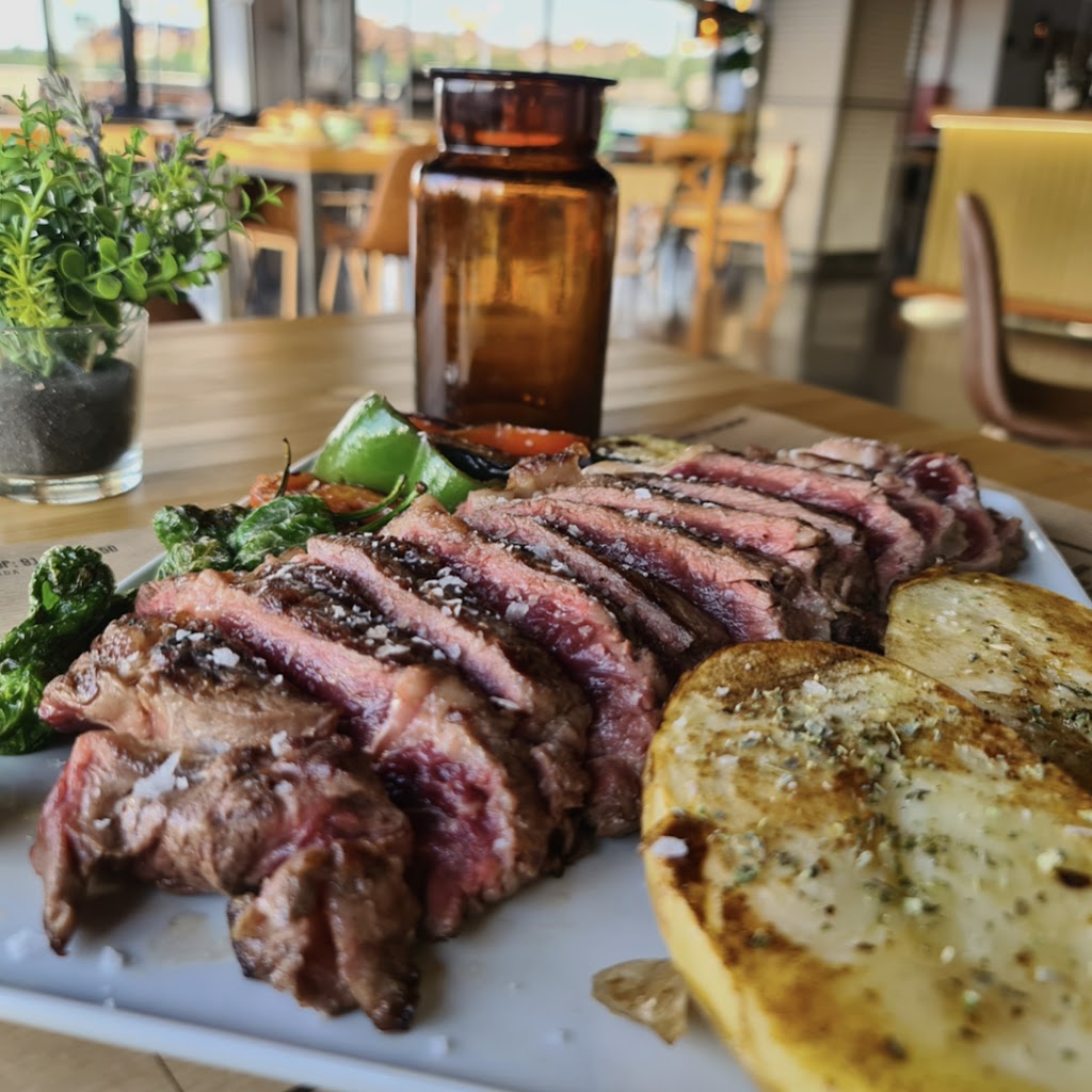 SuperCerveceria Majadahonda — Comida y bebida