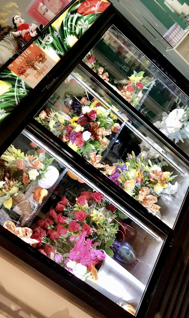 Flora Designs By Donna
