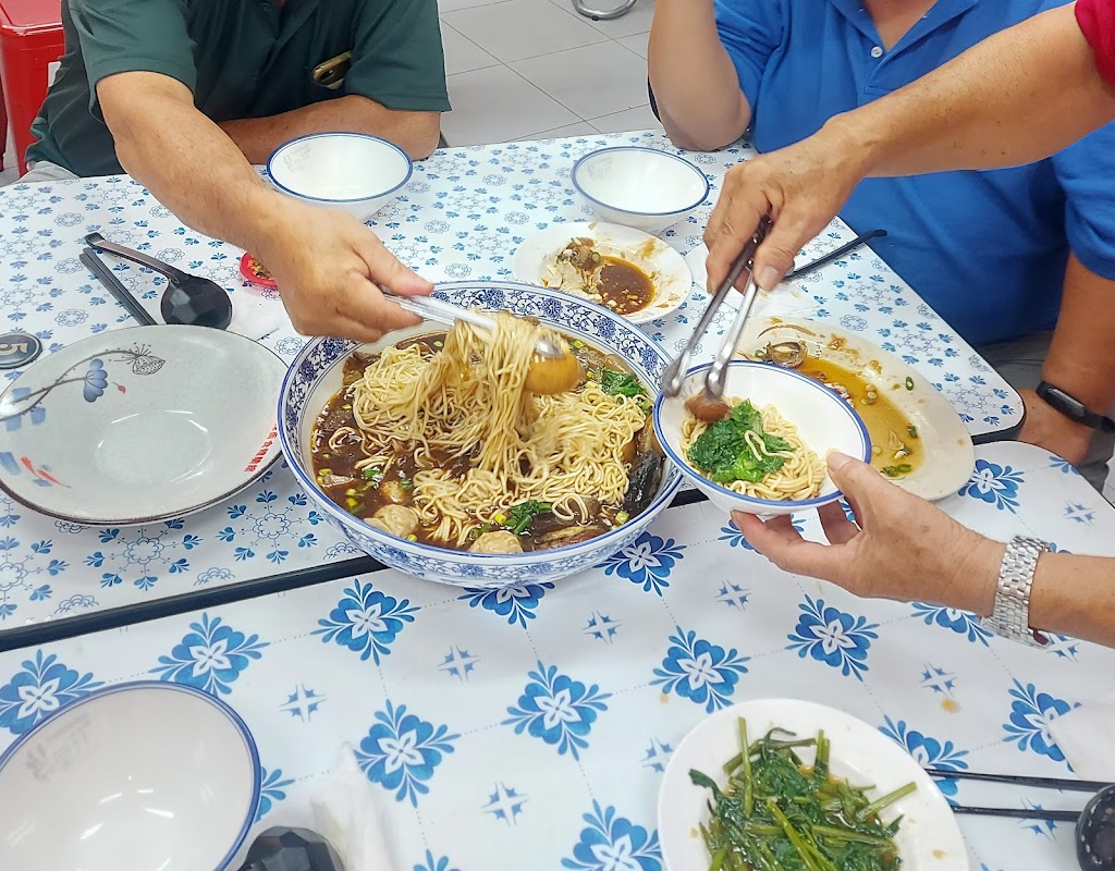 國道318霸王牛肉麵食館鳳山店 的照片