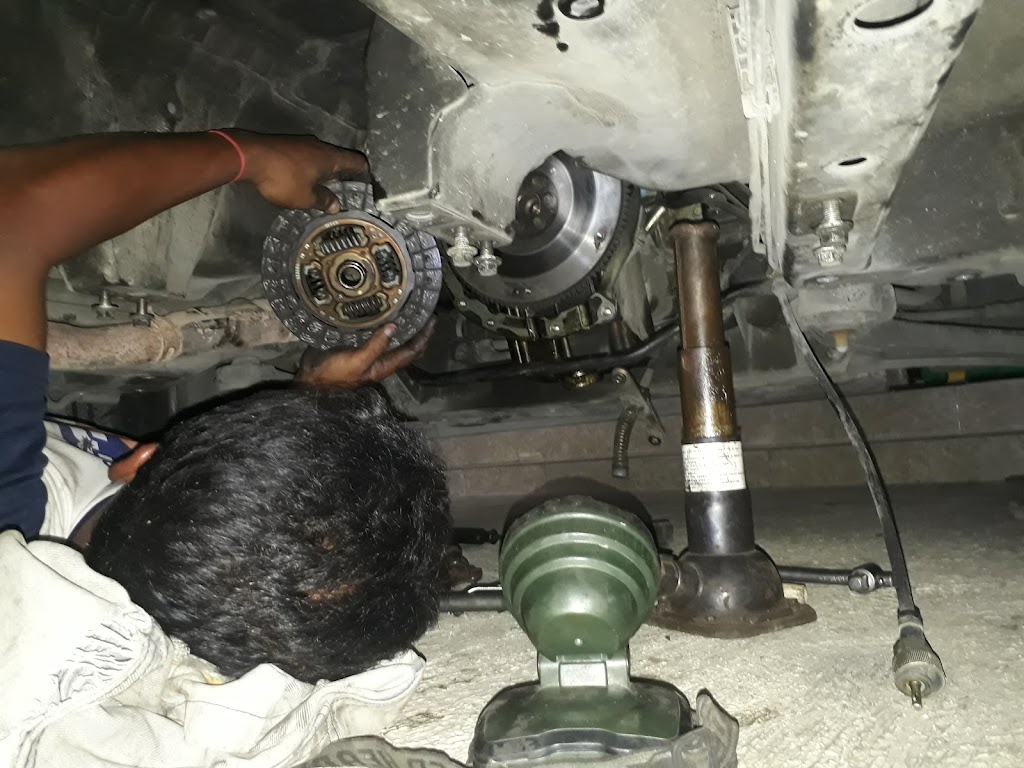 Bengkel mobil spesialis kaki - kaki