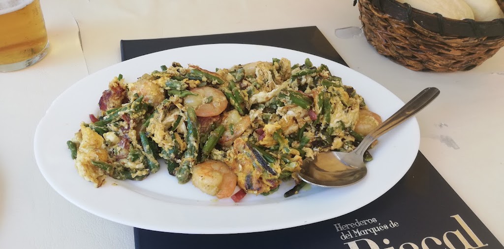 El Molinillo — Comida y bebida