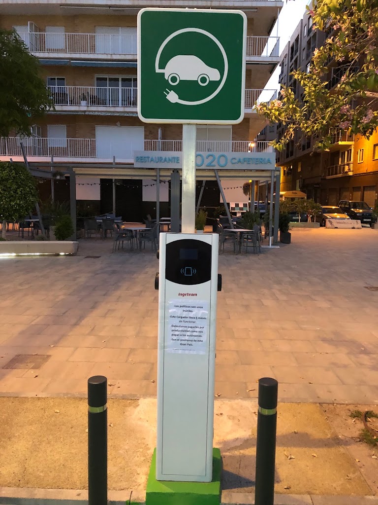 [P] Aparcamiento de Carga para Coches Electricos — Signo