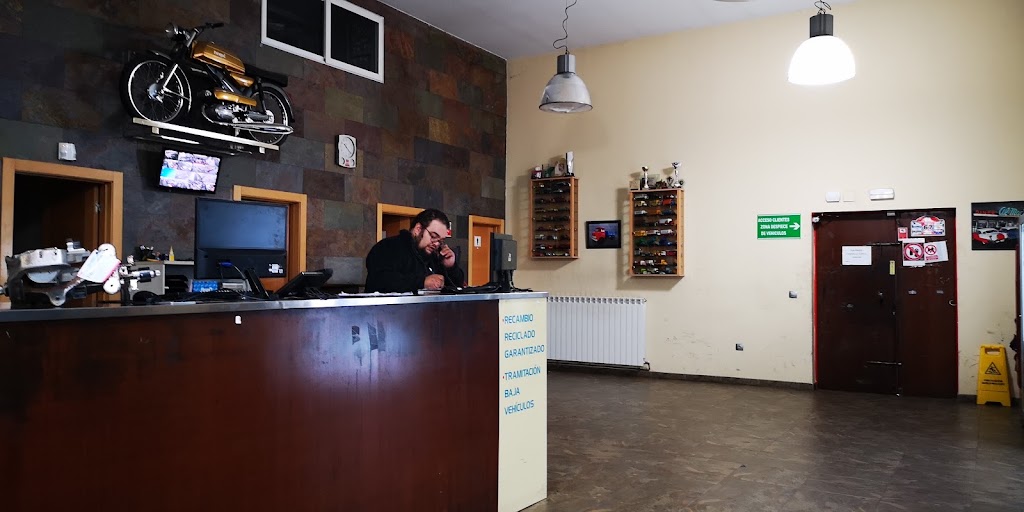 DESGUACES ABRIL 2001 — Interior