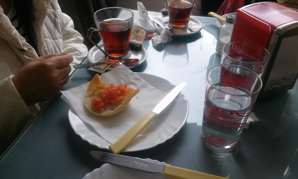 Bar Nuevo Parada — Comida y bebida