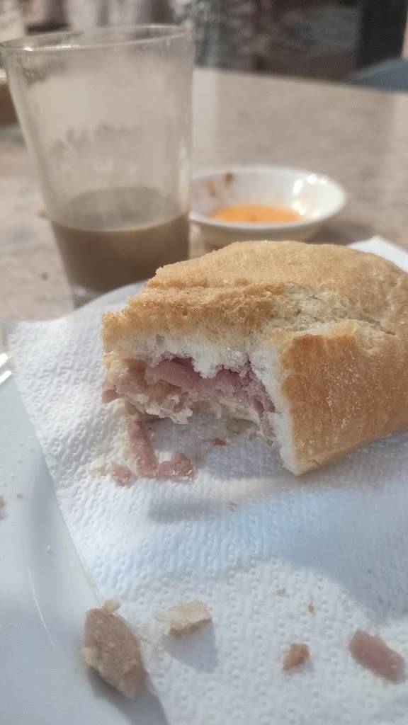 BAR AL ANDALUS — Comida y bebida