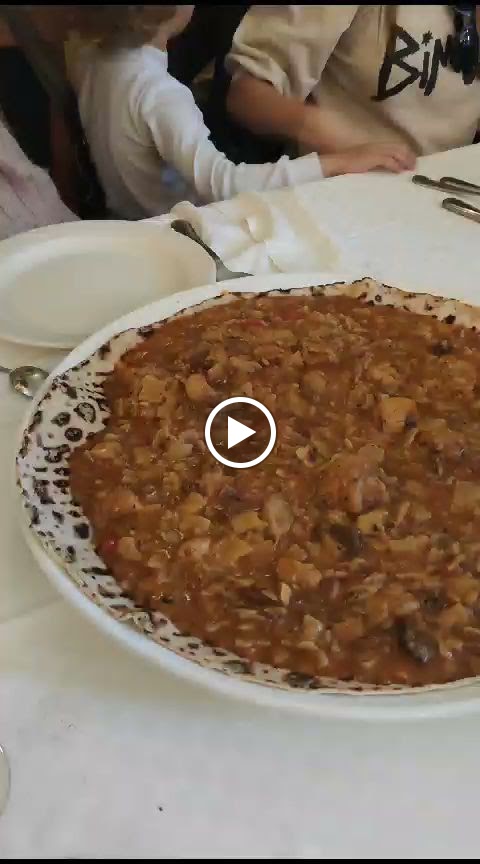 Meson Castellano Almansa — Videos