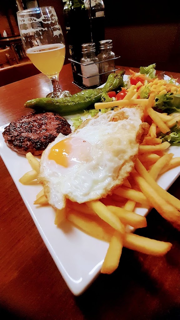 Premier — Comida y bebida