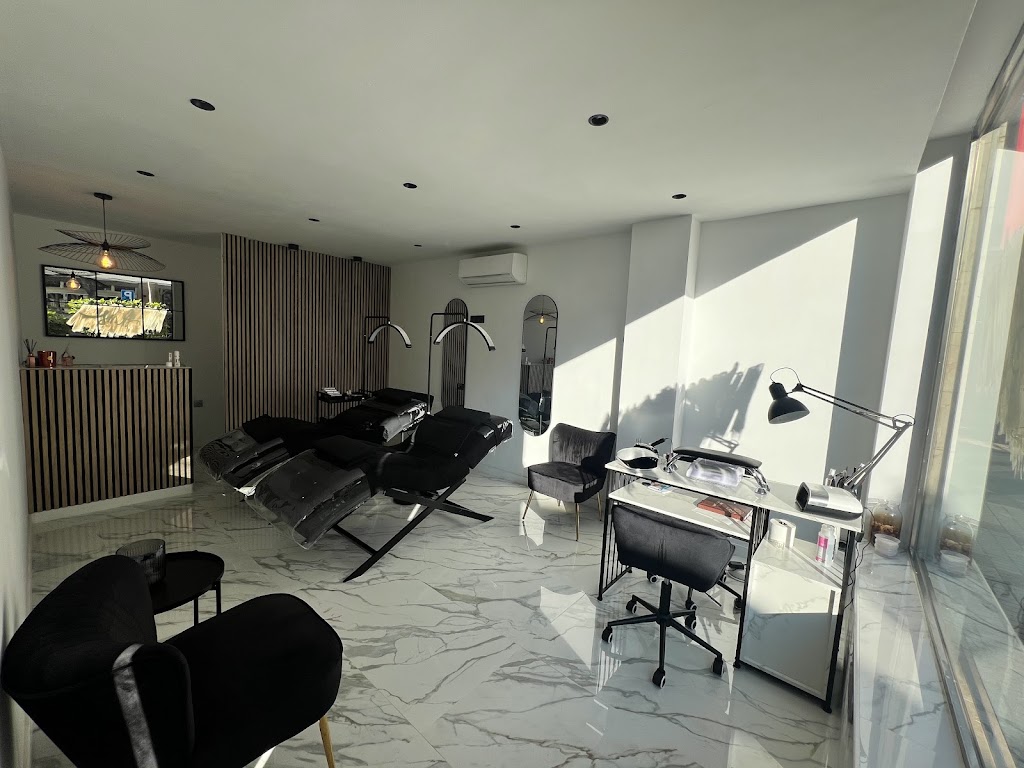 Shadow Beauty — Interior