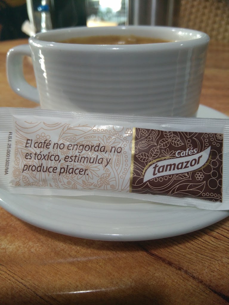 Cafe de Paris — Comida y bebida