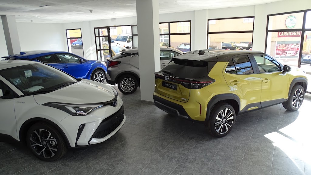 Toyota Telde Naranjo Melian - Exposicion de vehiculos nuevos — Interior