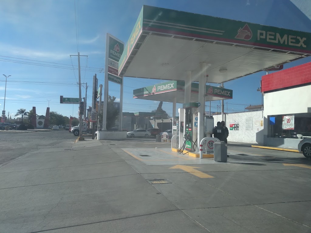 Gasolinera Pemex — Estacion de servicio