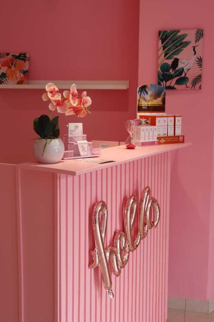 Sharon Nails and Beauty — Del propietario