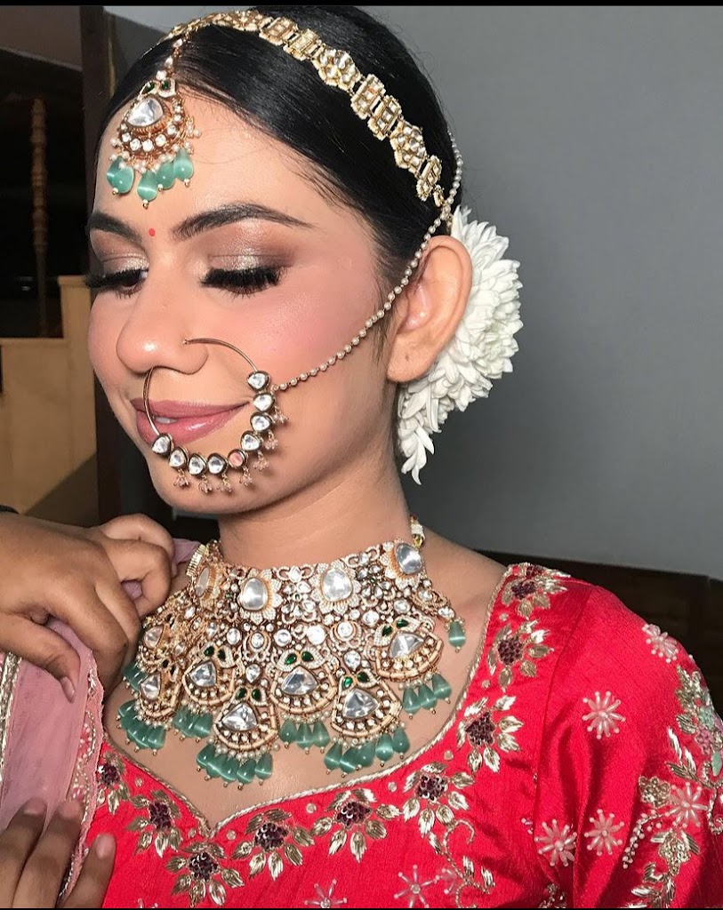 Charming Makeover Academy