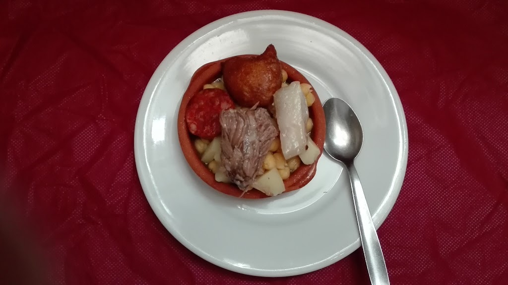 Restaurante Ventorro Pelayo — Comida y bebida