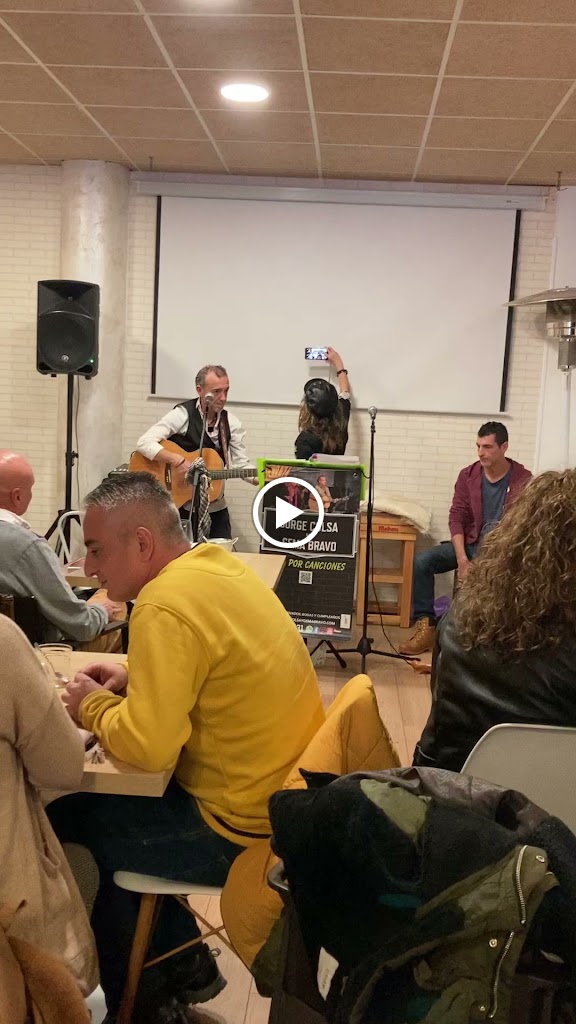 Cafe Bar Parque del Oeste — Videos