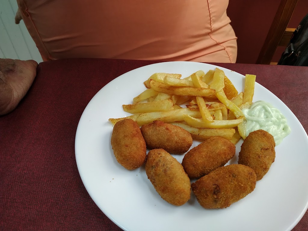 Cafeteria/pizzeria Cardenas — Comida y bebida