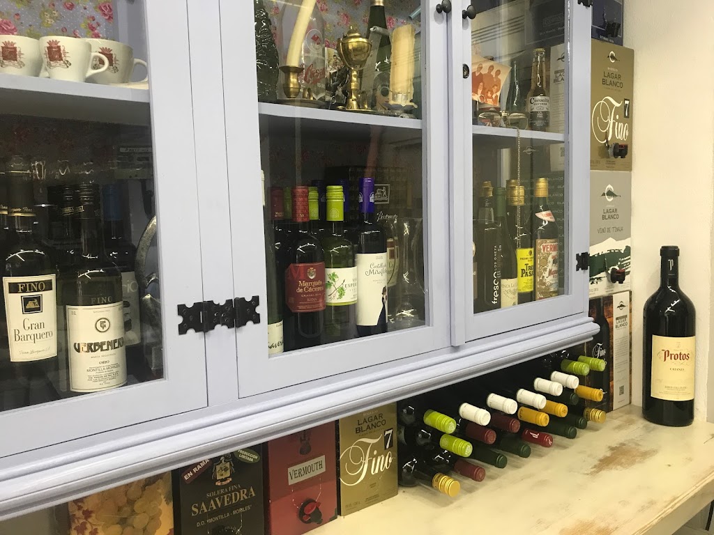 La TaTa Antigua taberna-enoteca — Ambiente