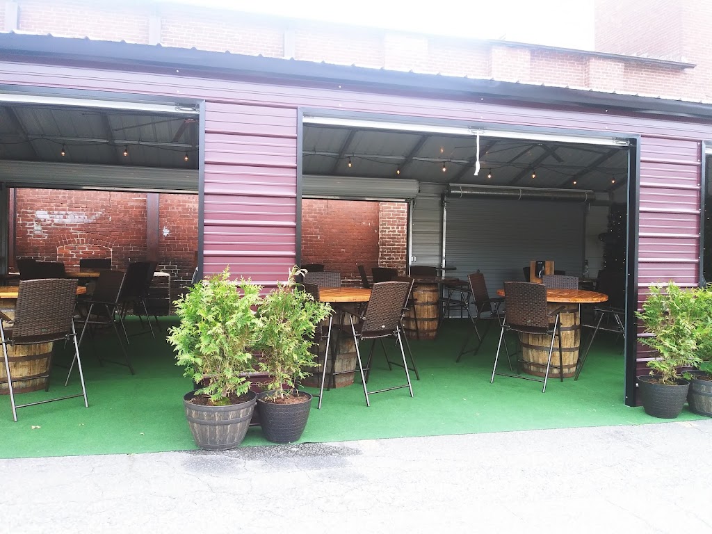 Bar & grill in Easthampton