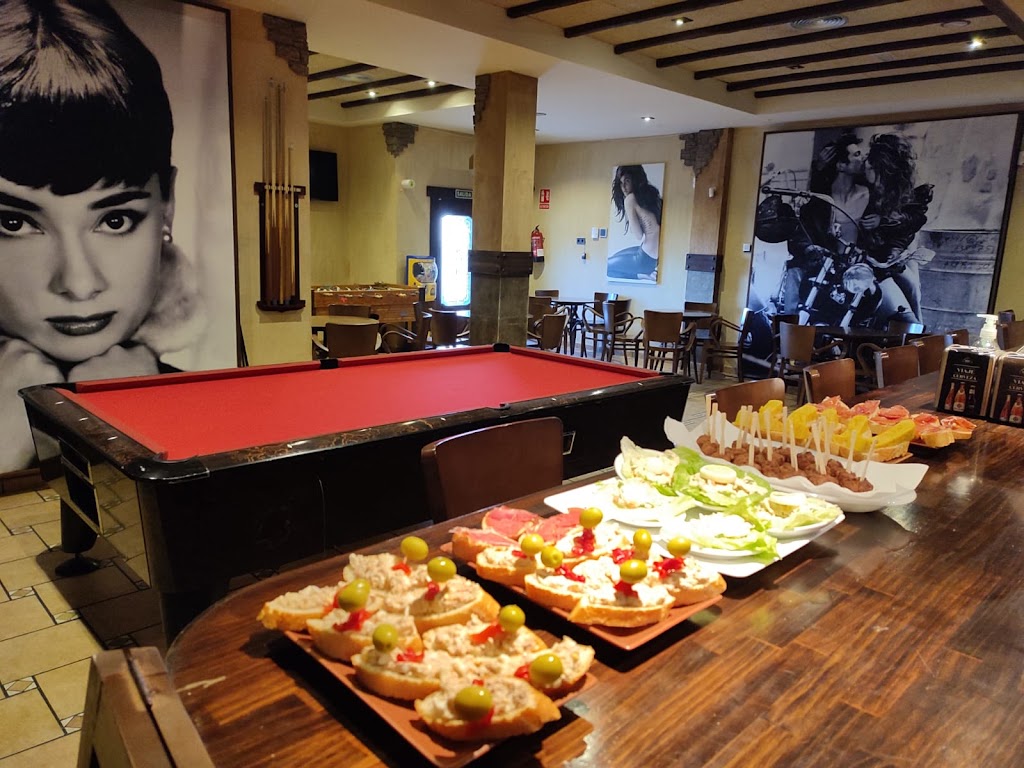 Walker bar — Comida y bebida