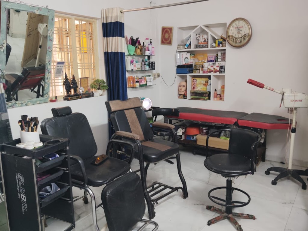 Padmaja Beauty Parlour