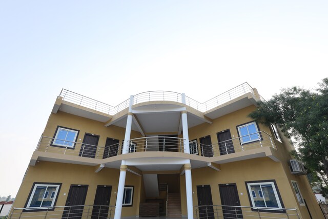 Oyo 60964 Shalimar Club Hotel Resorts