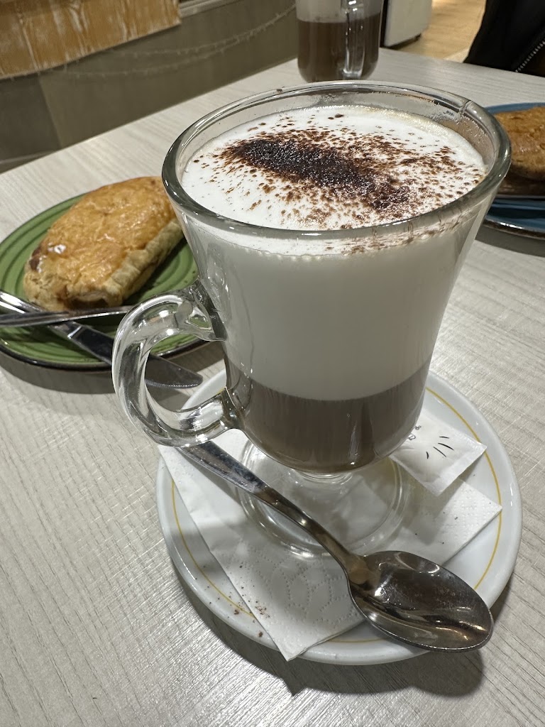 O Progreso...Panaderia..degustacion — Cafe